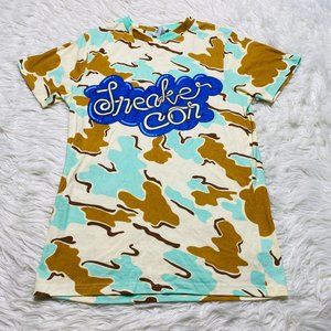 Sneaker Con Official Merch Mens Camo Graphic Logo Short Sleeve TShirt Size Small